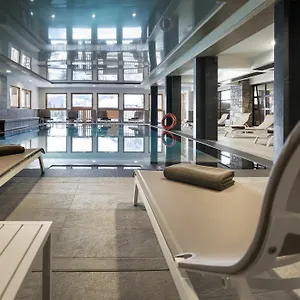 https://le-roc-des-tours.hotels-rhonealpes.com